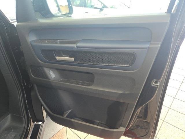 New 2025 Volkswagen ID. Buzz Pro S image 8