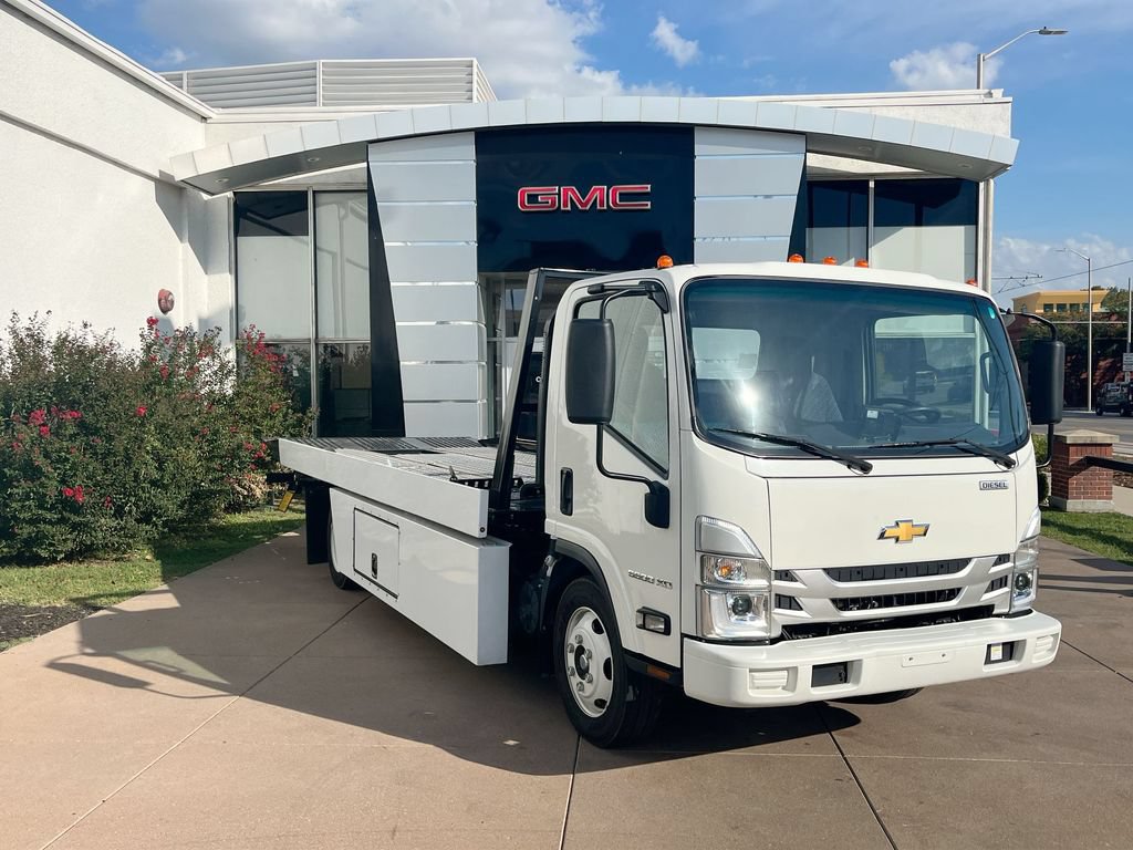 Used 2024 Chevrolet Low Cab Forward 5500XD RWD image 9