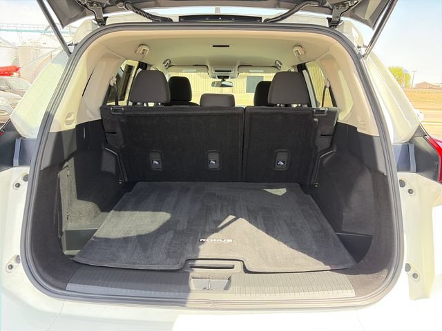 Used 2024 Nissan Rogue S AWD/4WD image 40