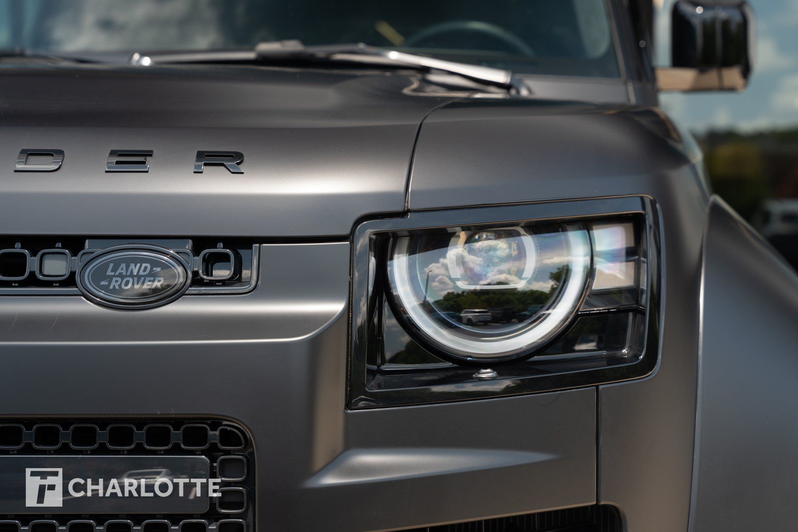 Used 2026 Land Rover Defender 110 OCTA AWD/4WD image 5