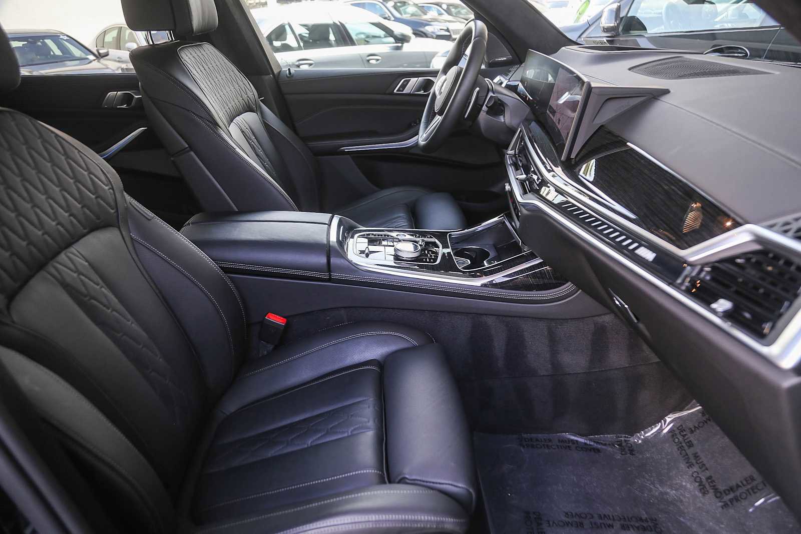 Used 2026 BMW X7 M60i w/ Climate Comfort Package image 13