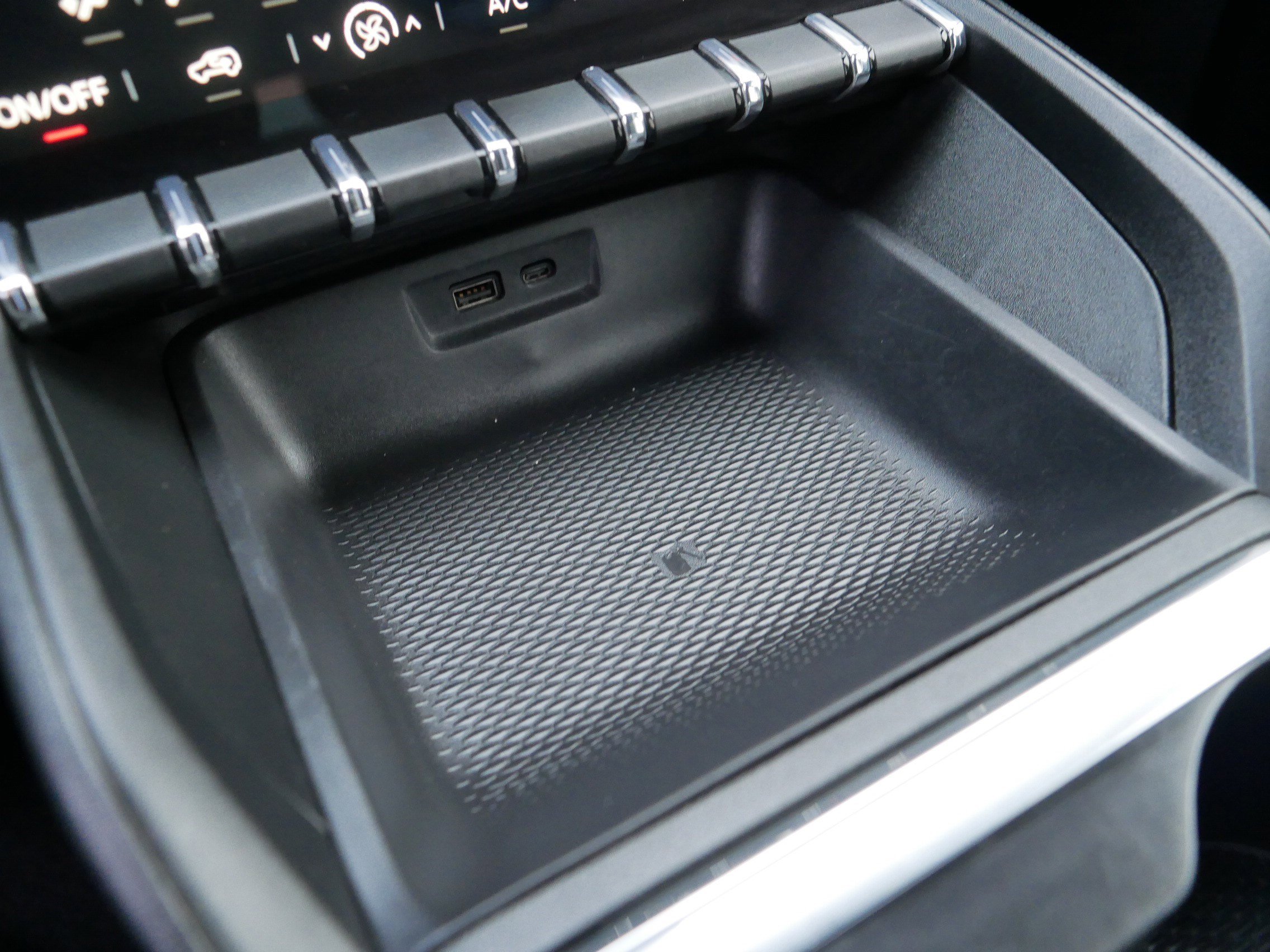 Used 2025 GMC Terrain Elevation image 32