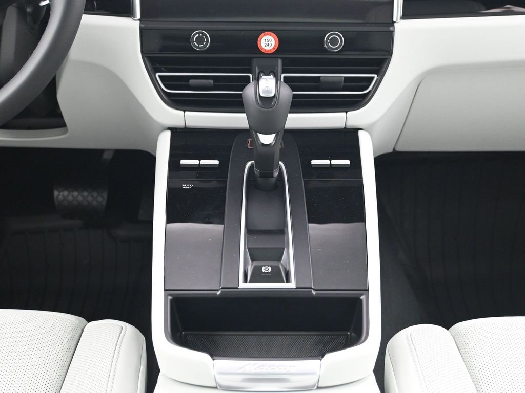 New 2026 Porsche Macan image 10