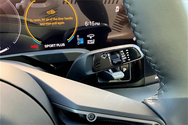 New 2025 Porsche Taycan image 36