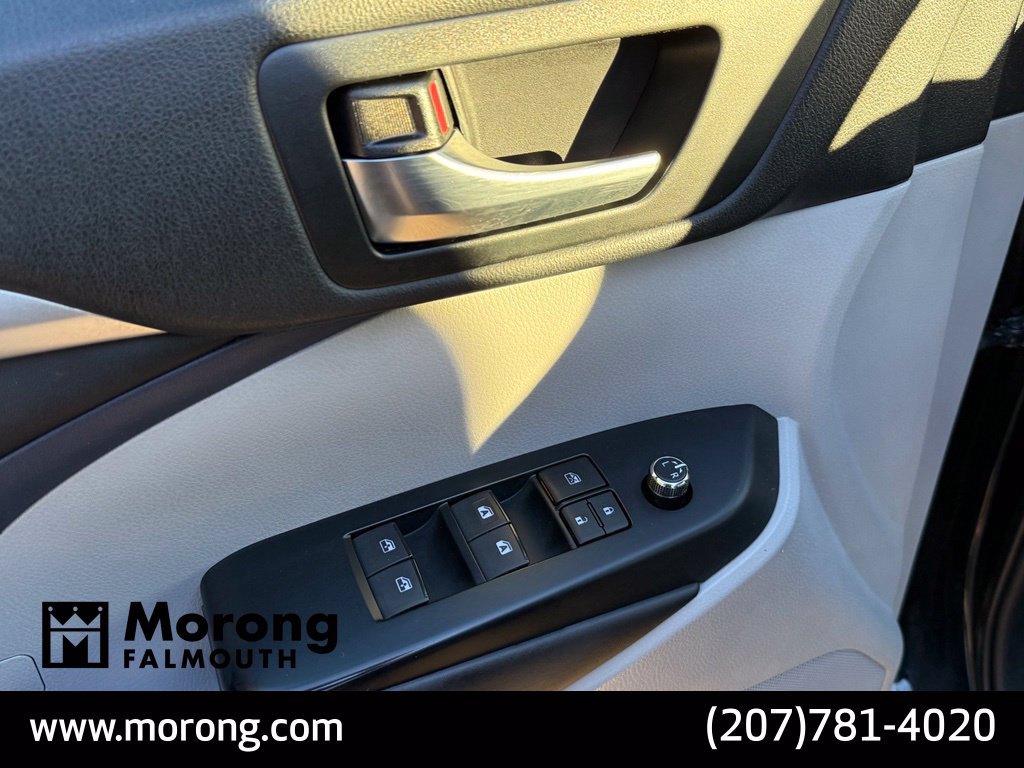 Used 2019 Toyota Highlander XLE AWD/4WD image 24