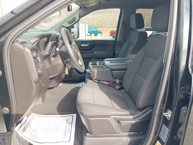 Used 2022 Chevrolet Silverado 2500 Custom w/ Custom Value Package image 6