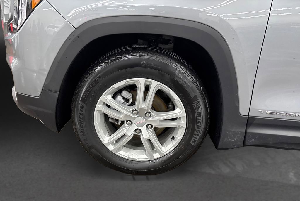 Used 2023 GMC Terrain SLE image 12