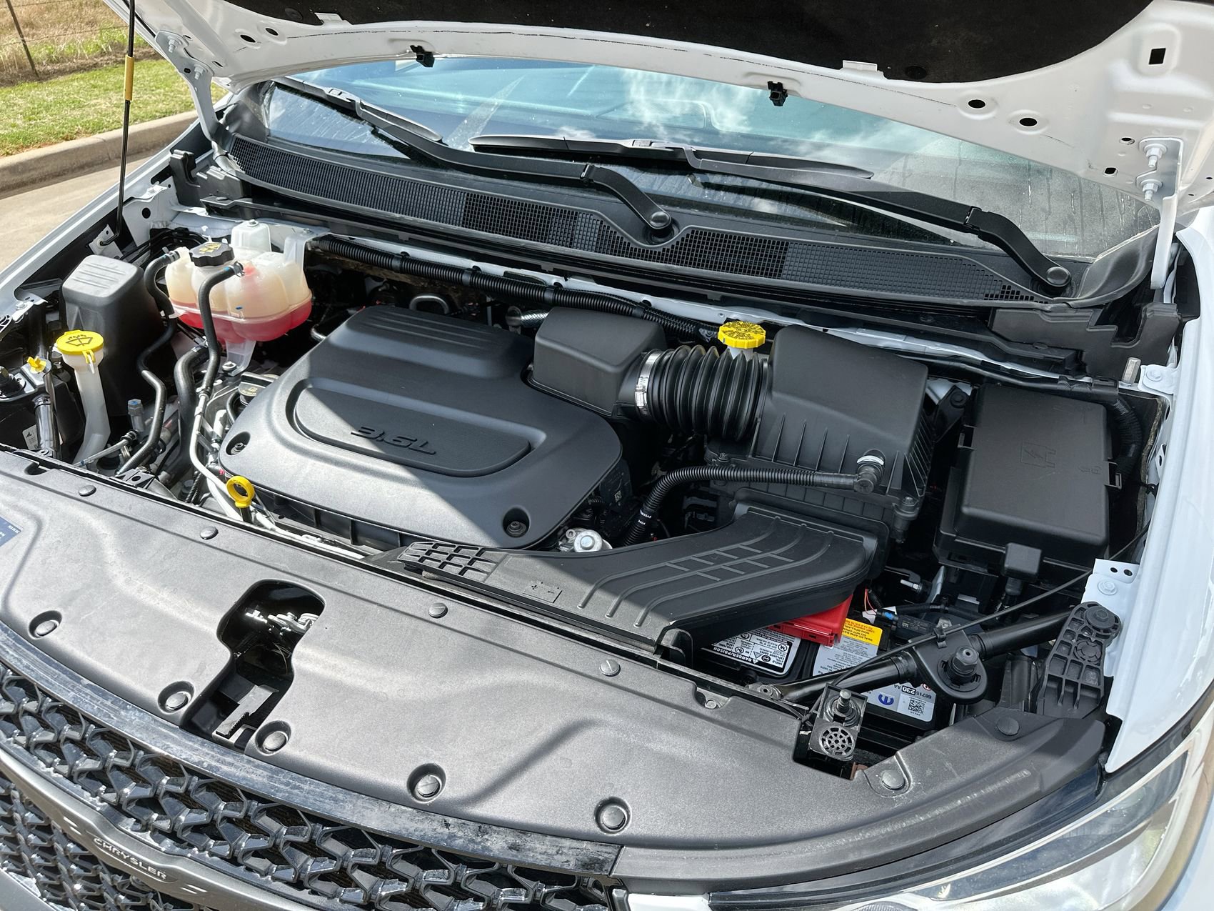 Used 2025 Chrysler Pacifica Limited image 26