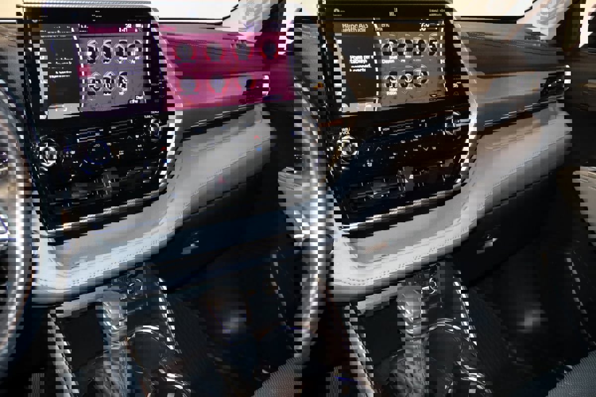 Used 2021 Toyota Highlander Platinum image 51