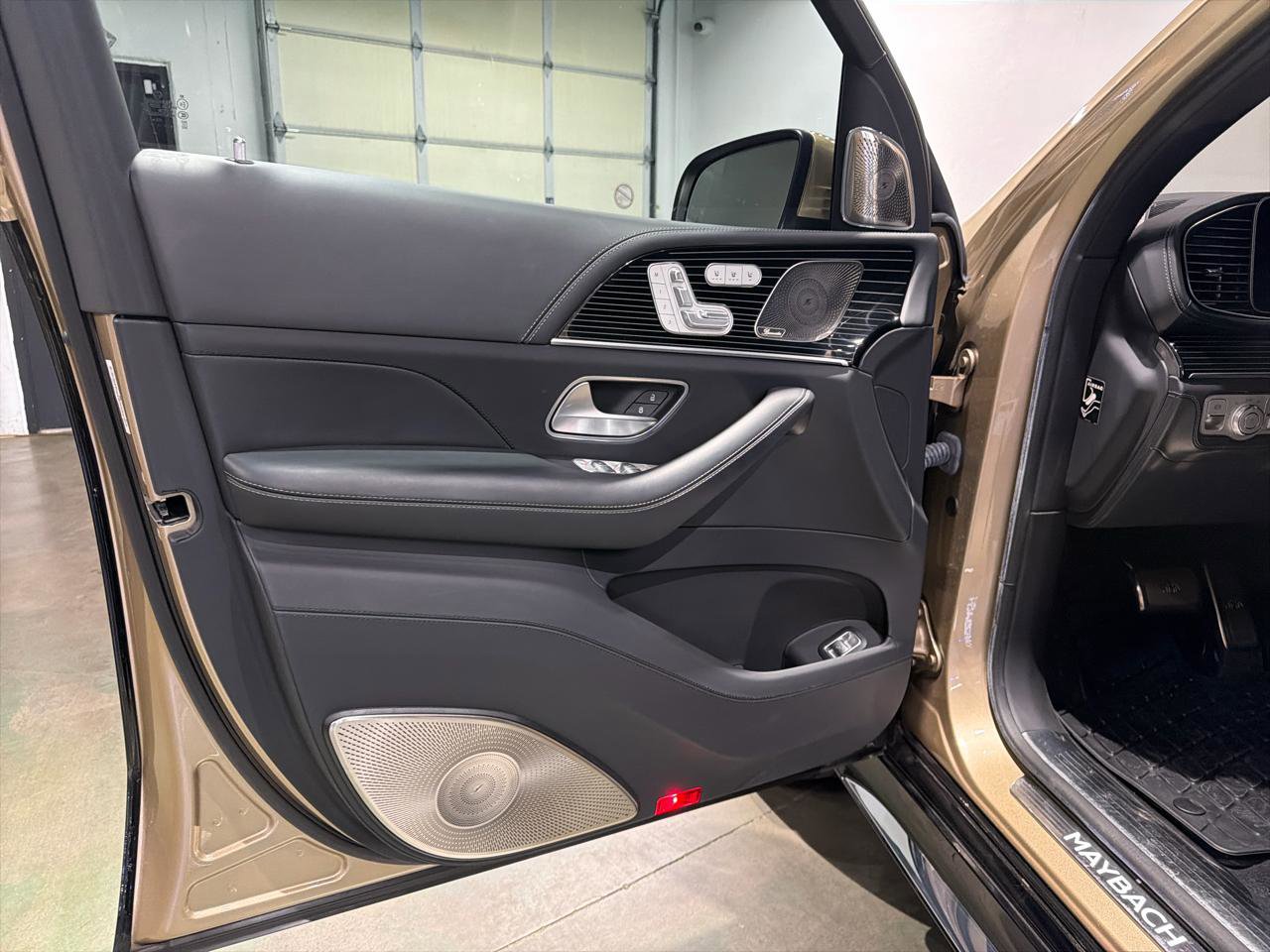 Used 2023 Mercedes-Benz Maybach GLS 600 4MATIC image 13