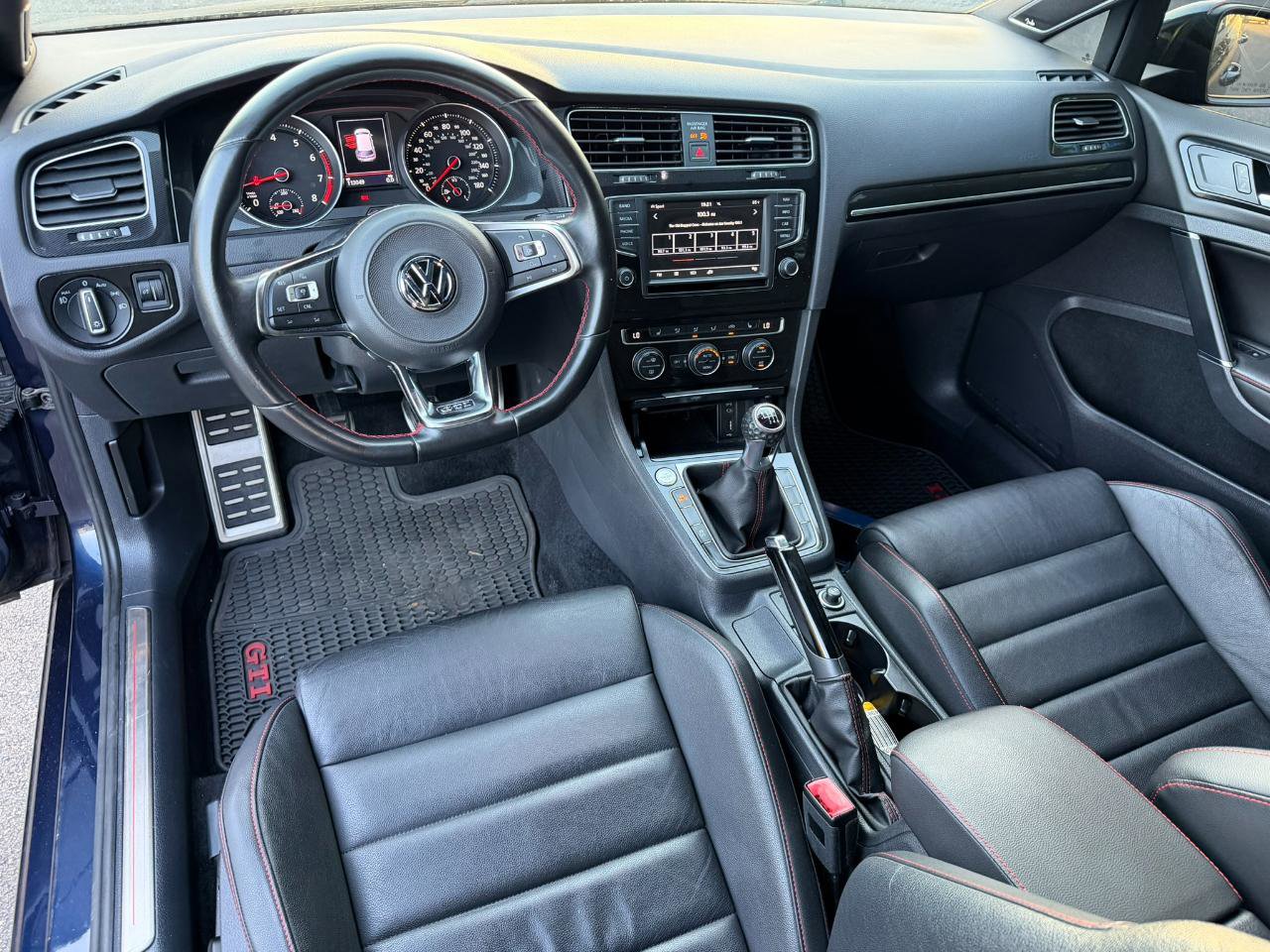 Used 2017 Volkswagen GTI Autobahn FWD image 25