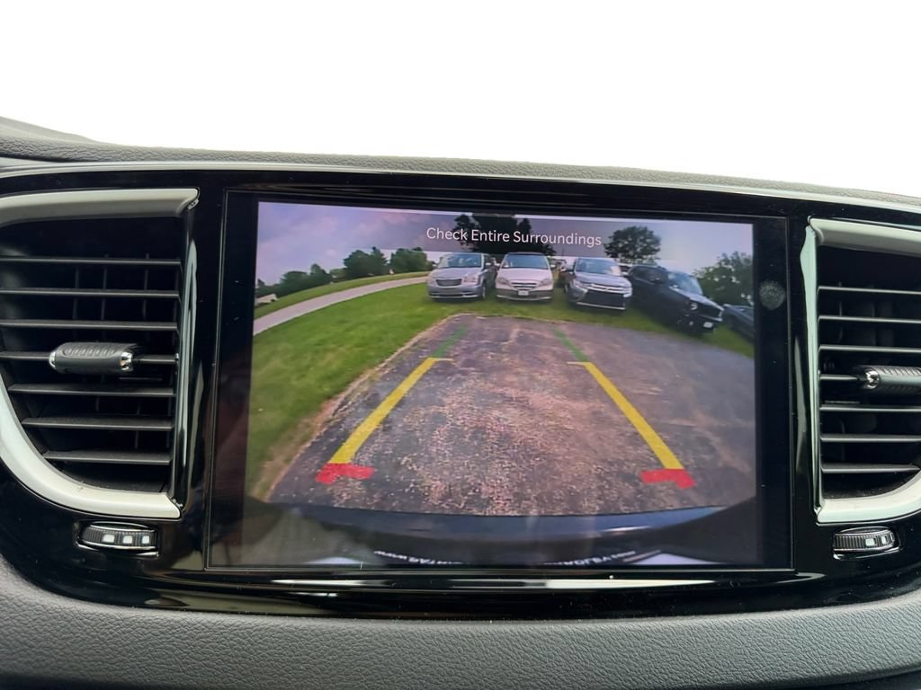 Used 2025 Chrysler Pacifica Select FWD image 17