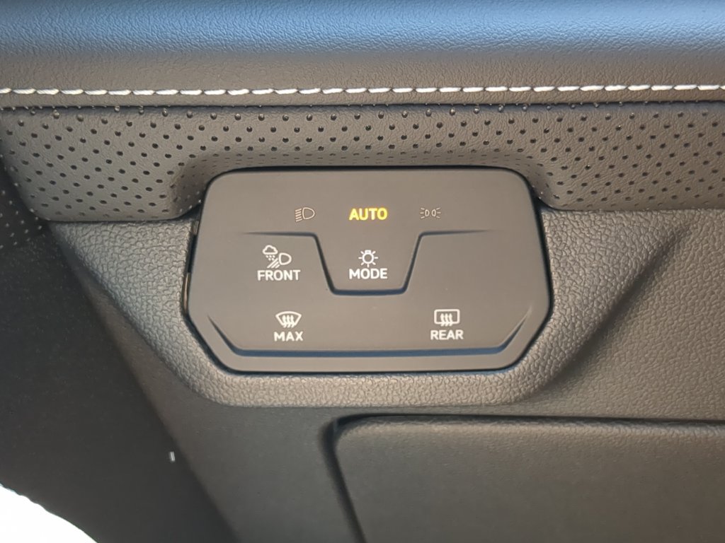 New 2026 Volkswagen Atlas SE FWD image 28