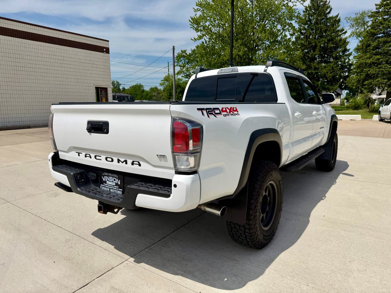 Used 2021 Toyota Tacoma TRD Off-Road w/ Technology Package AWD/4WD image 7
