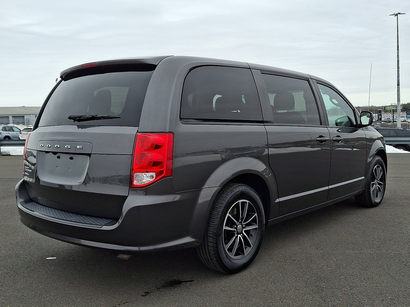 Used 2019 Dodge Grand Caravan SE image 6