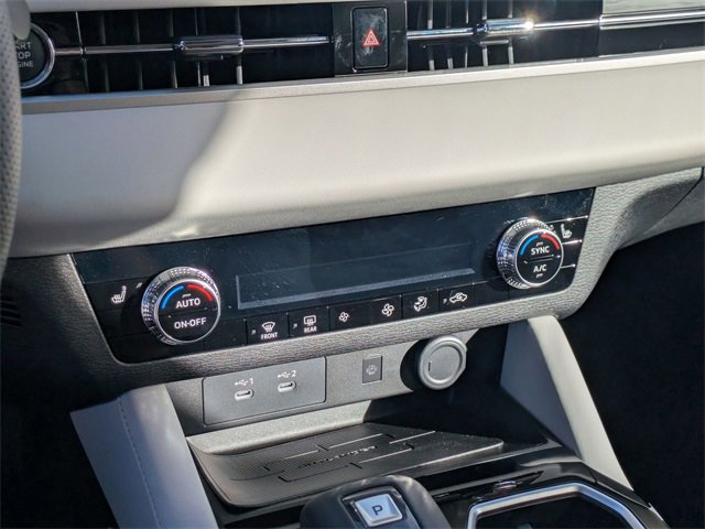 New 2025 Mitsubishi Outlander SE image 23