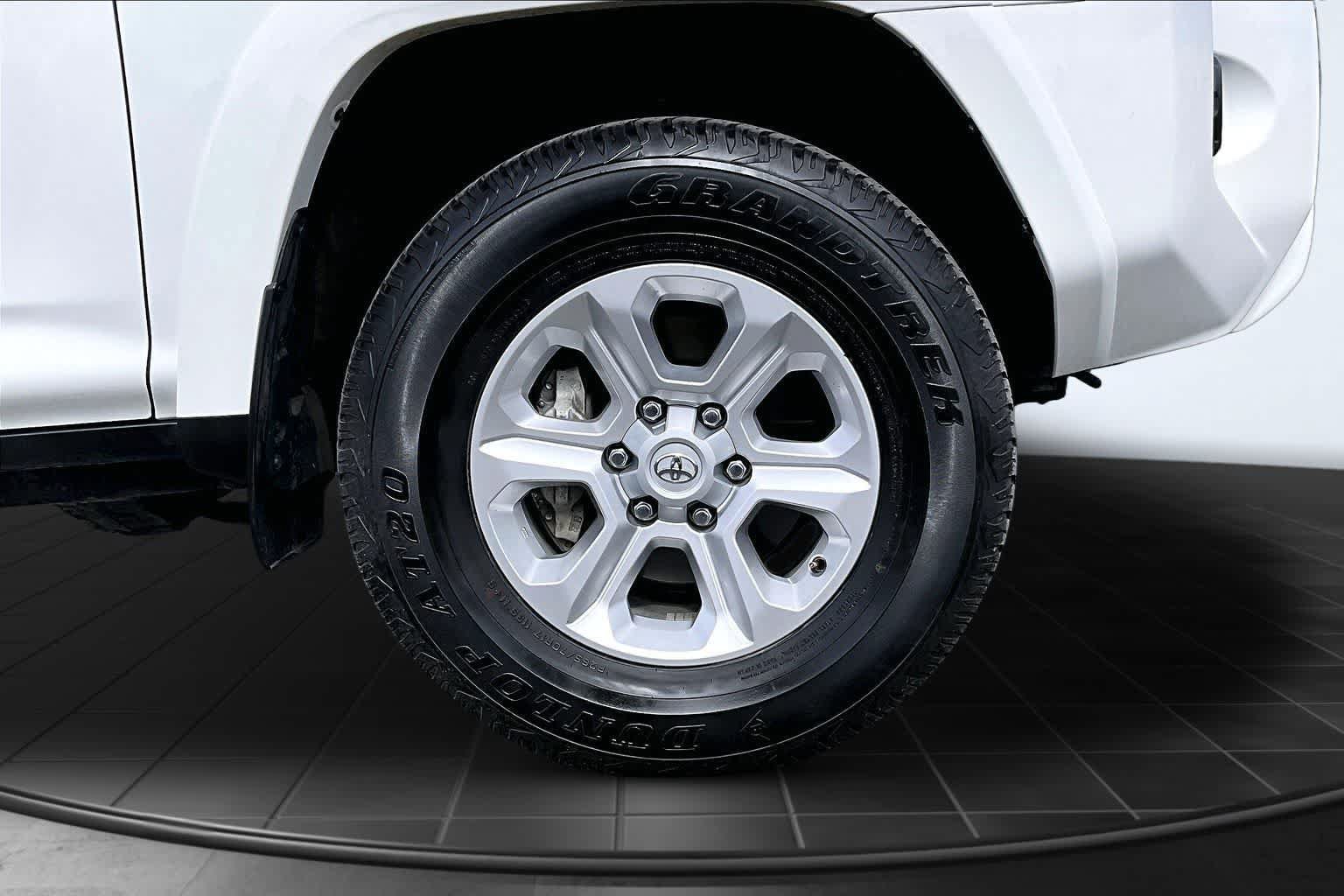 Used 2024 Toyota 4Runner SR5 Premium w/ Moonroof Package AWD/4WD image 34