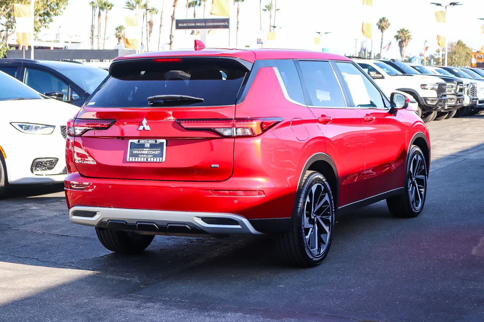 Used 2024 Mitsubishi Outlander SE AWD/4WD image 4