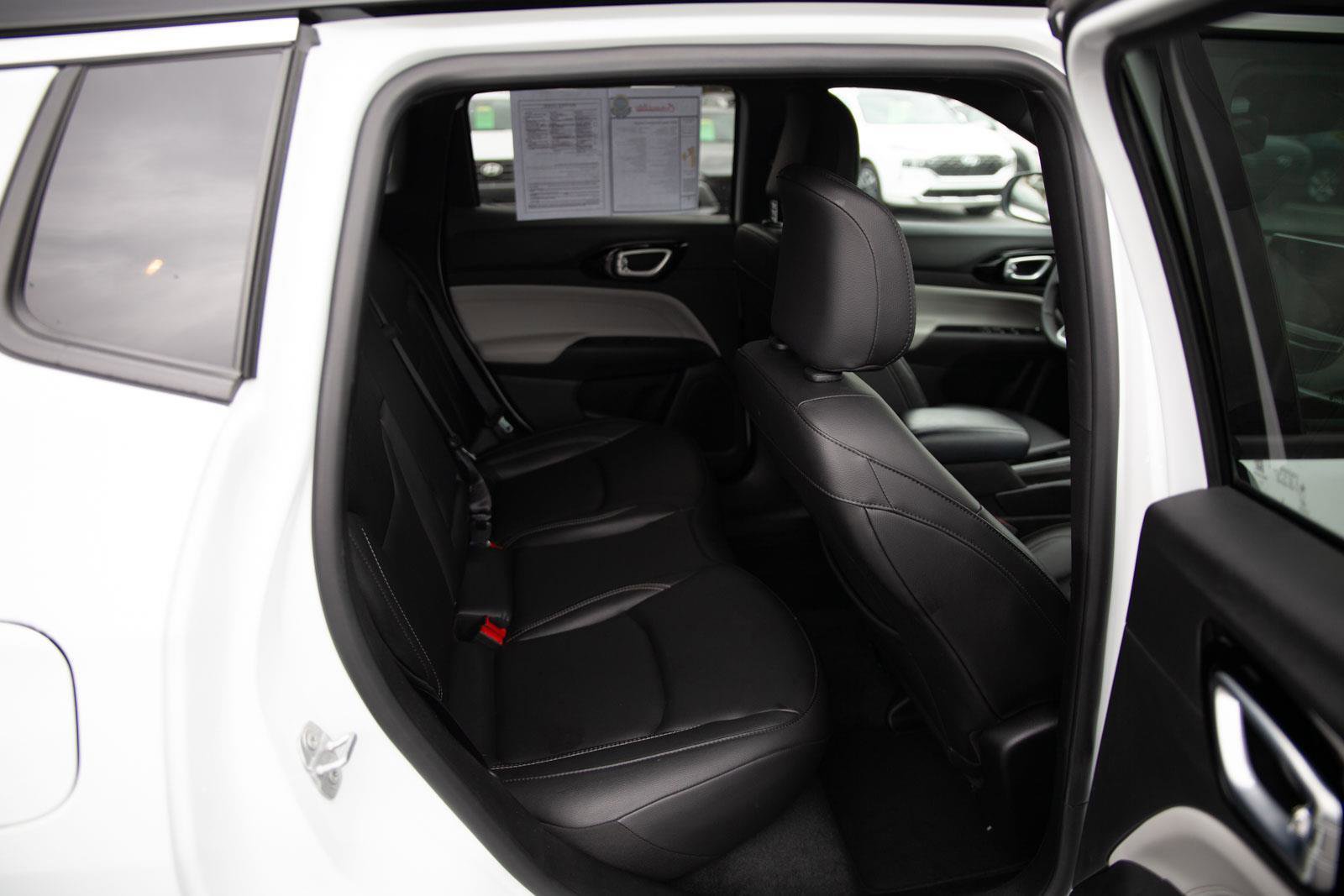 Used 2025 Jeep Compass Limited AWD/4WD image 22