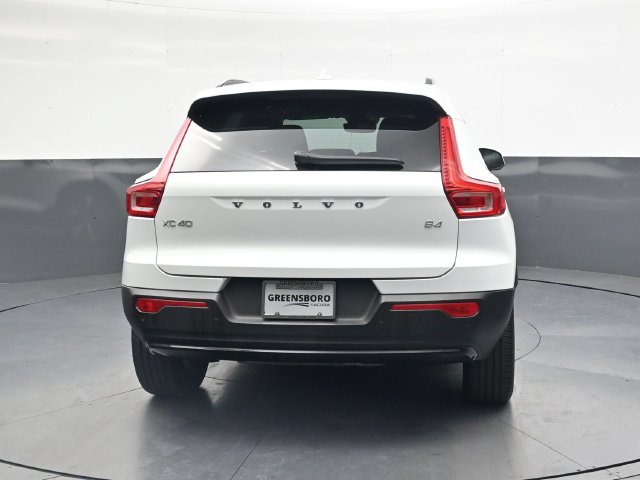 Used 2023 Volvo XC40 B4 Ultimate FWD image 5