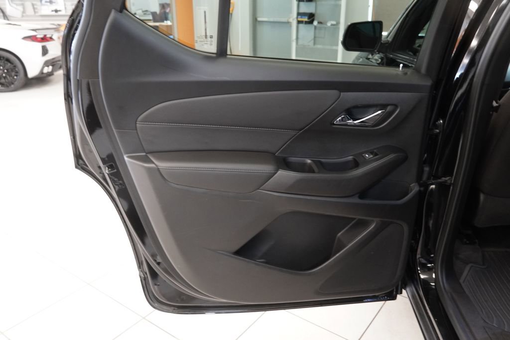 Used 2023 Chevrolet Traverse LT image 21