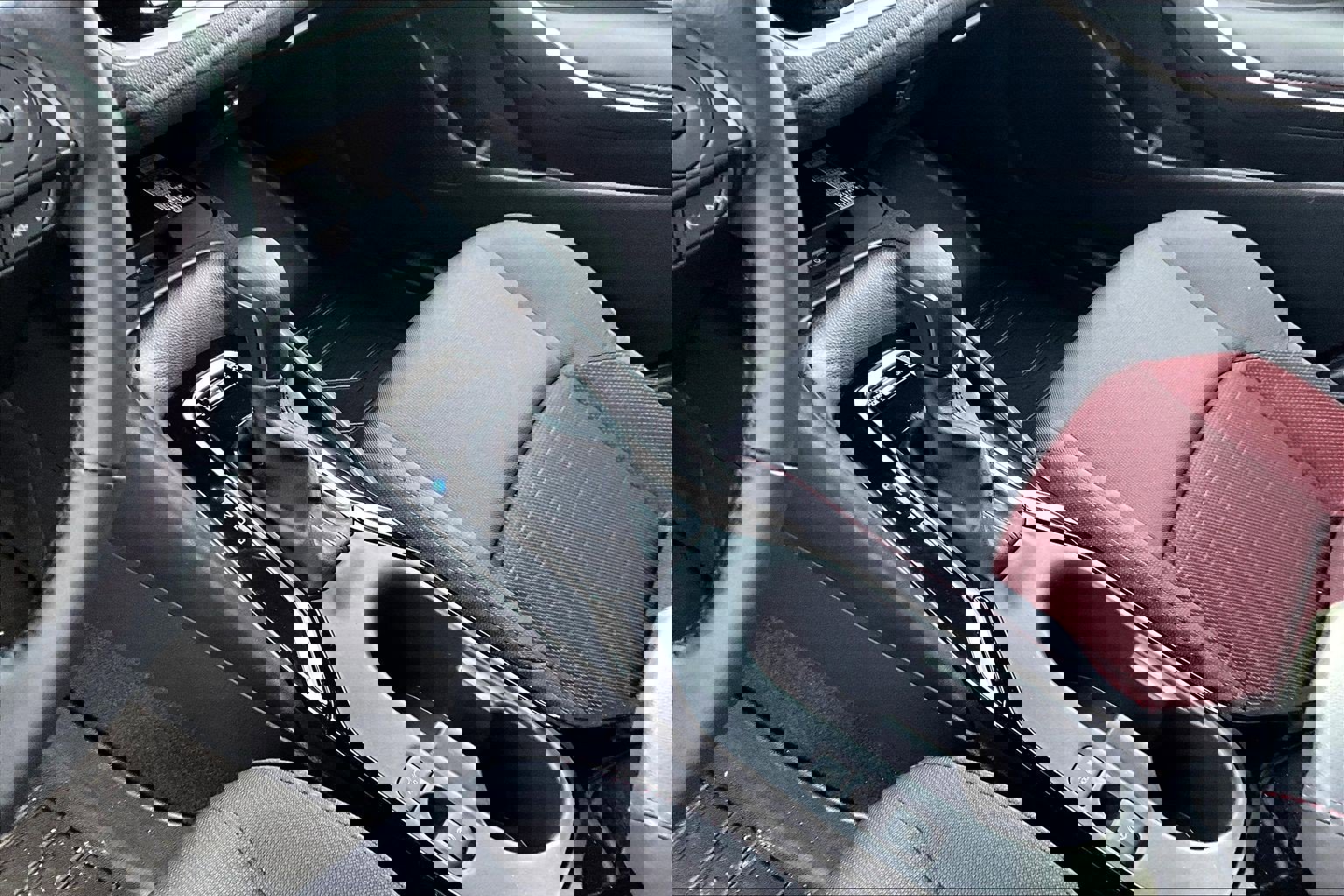 Used 2025 Toyota Corolla SE image 10