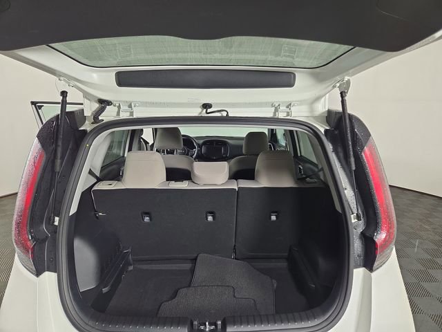 Certified 2025 Kia Soul LX image 31