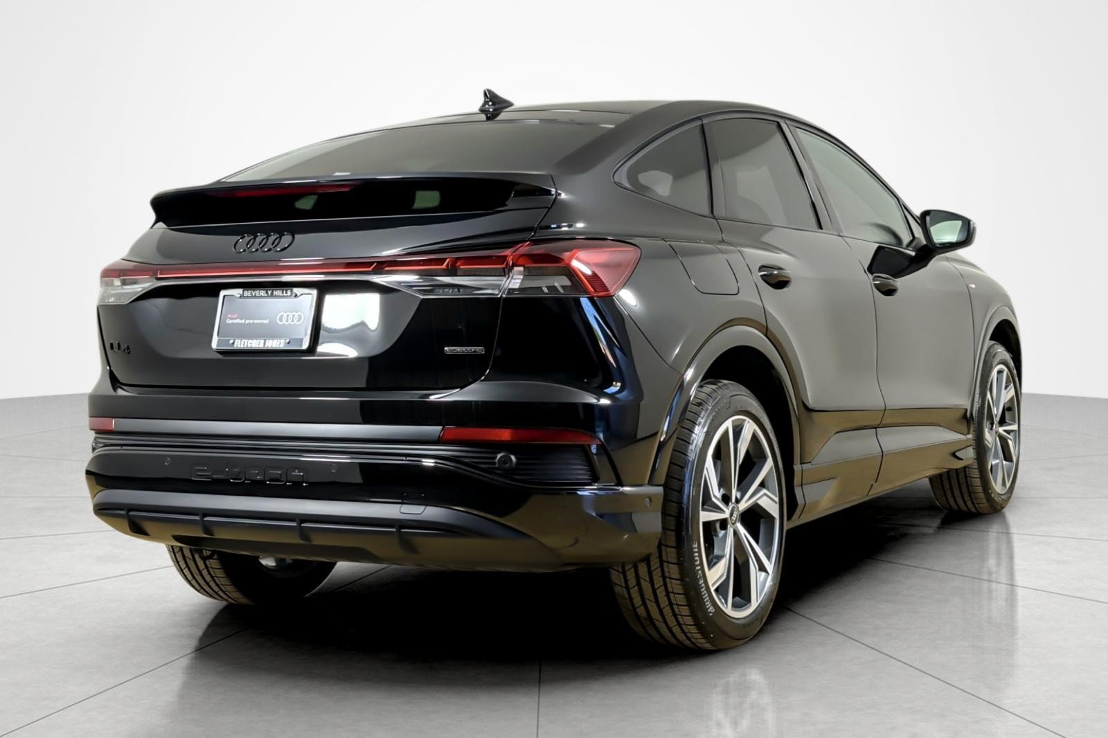 Certified 2024 Audi Q4 e-tron Premium Plus AWD/4WD image 5