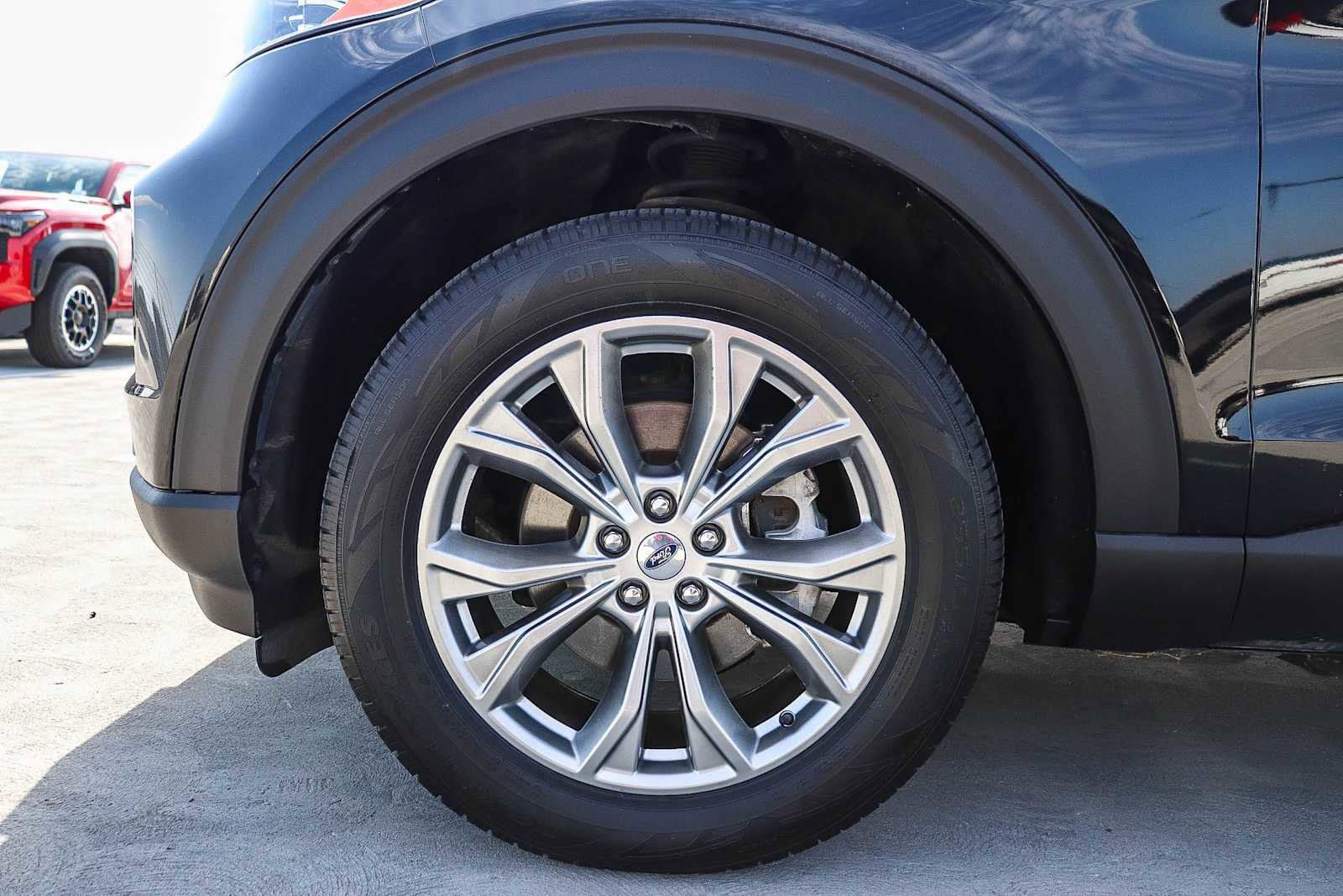 Used 2020 Ford Explorer Limited image 11