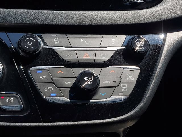 Certified 2020 Chrysler Pacifica Touring-L w/ S Appearance Package FWD image 29