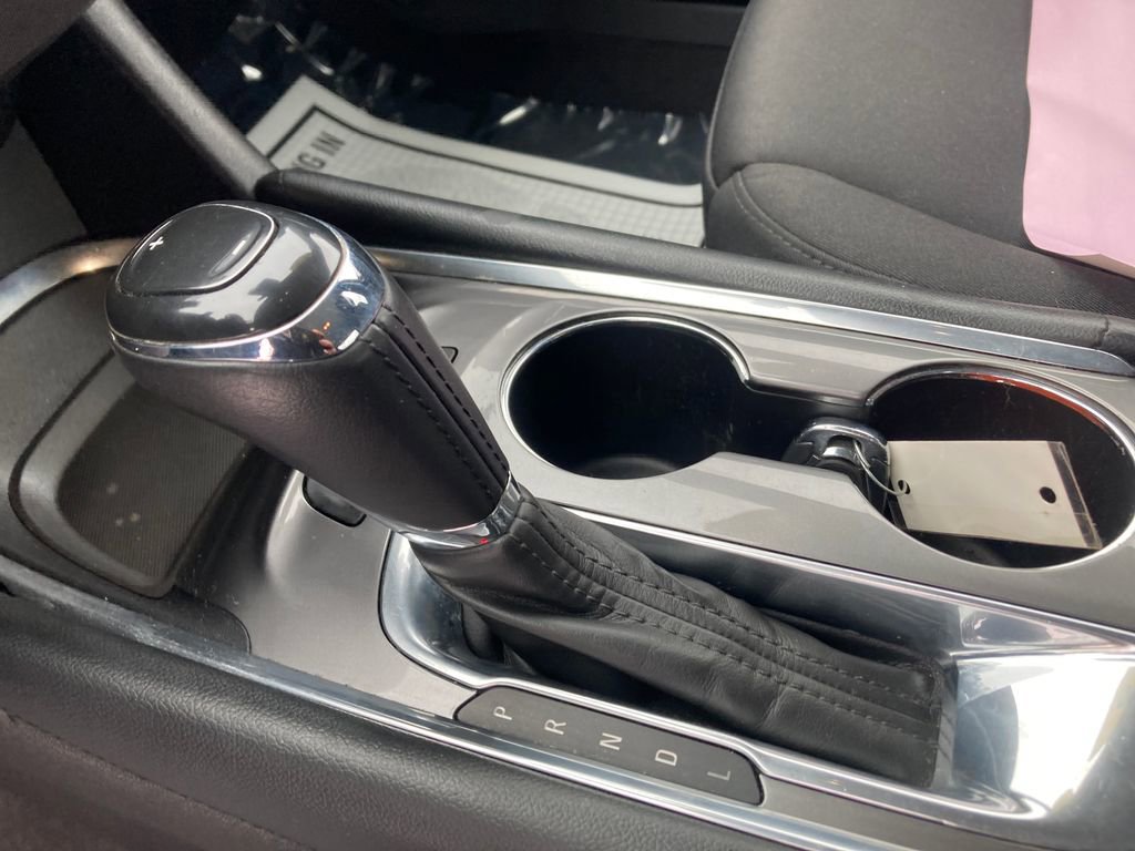 Used 2016 Chevrolet Malibu LT image 28