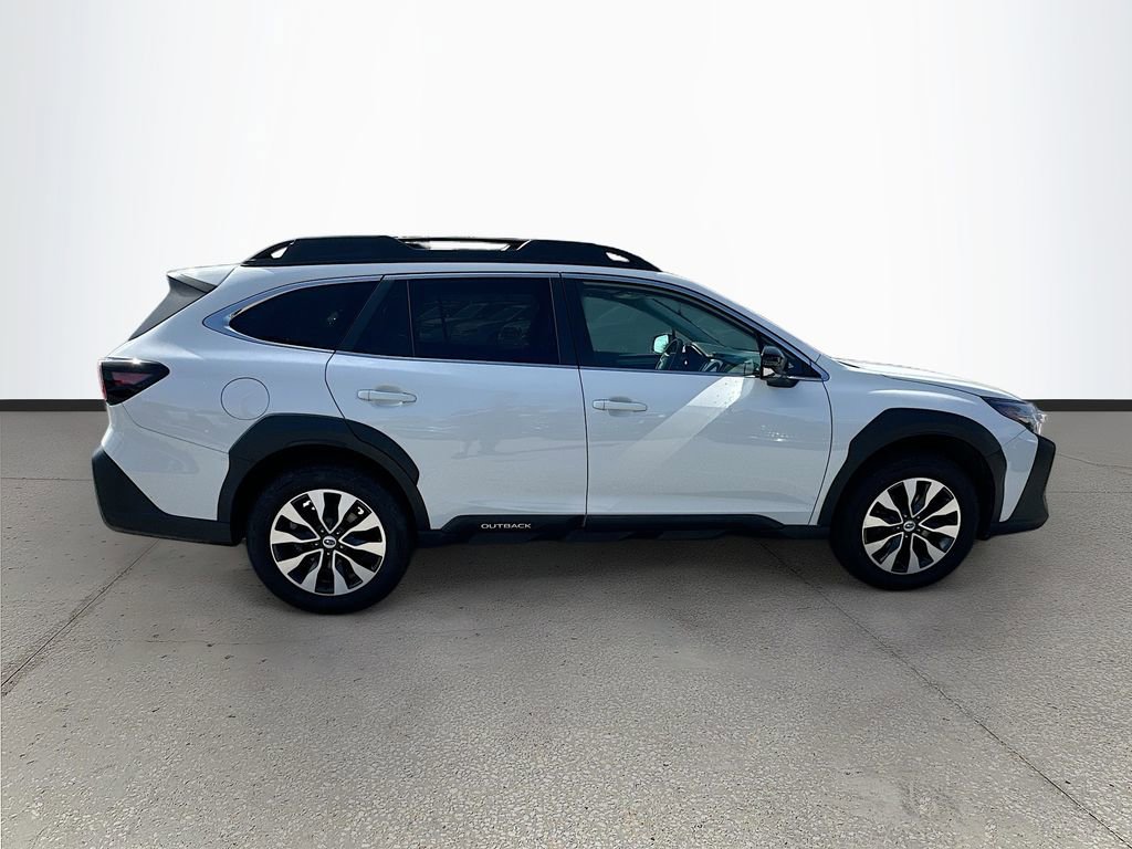 Used 2023 Subaru Outback Onyx Edition AWD/4WD image 8