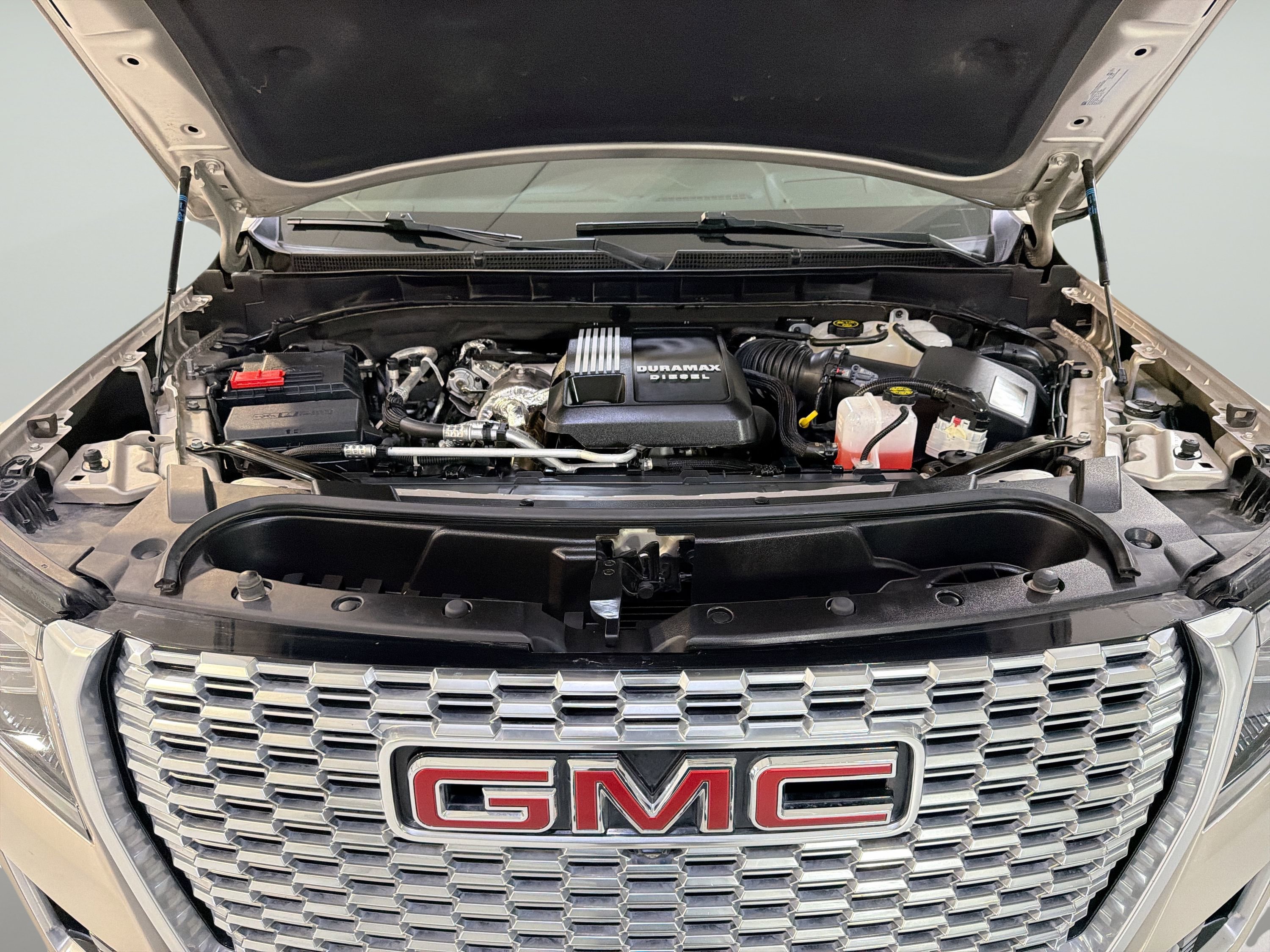 Used 2023 GMC Yukon XL Denali AWD/4WD image 31