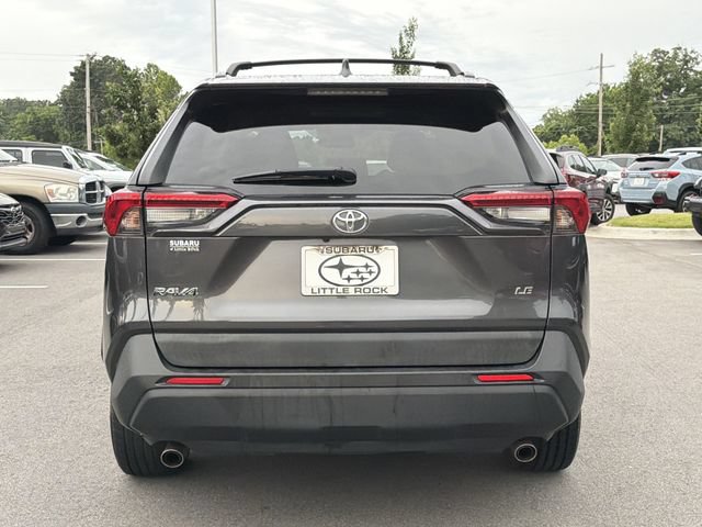Used 2020 Toyota RAV4 LE FWD image 4