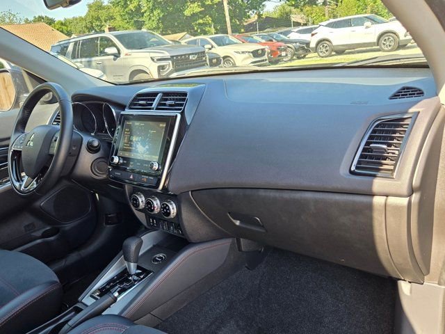 Used 2025 Mitsubishi Outlander Sport SE AWD/4WD image 30