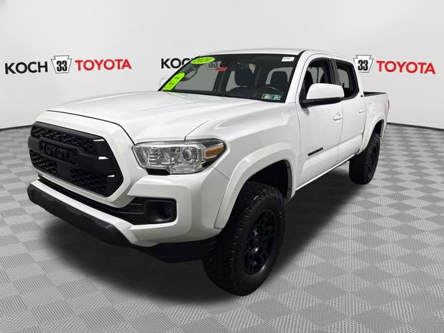 Used 2020 Toyota Tacoma SR5 AWD/4WD image 3