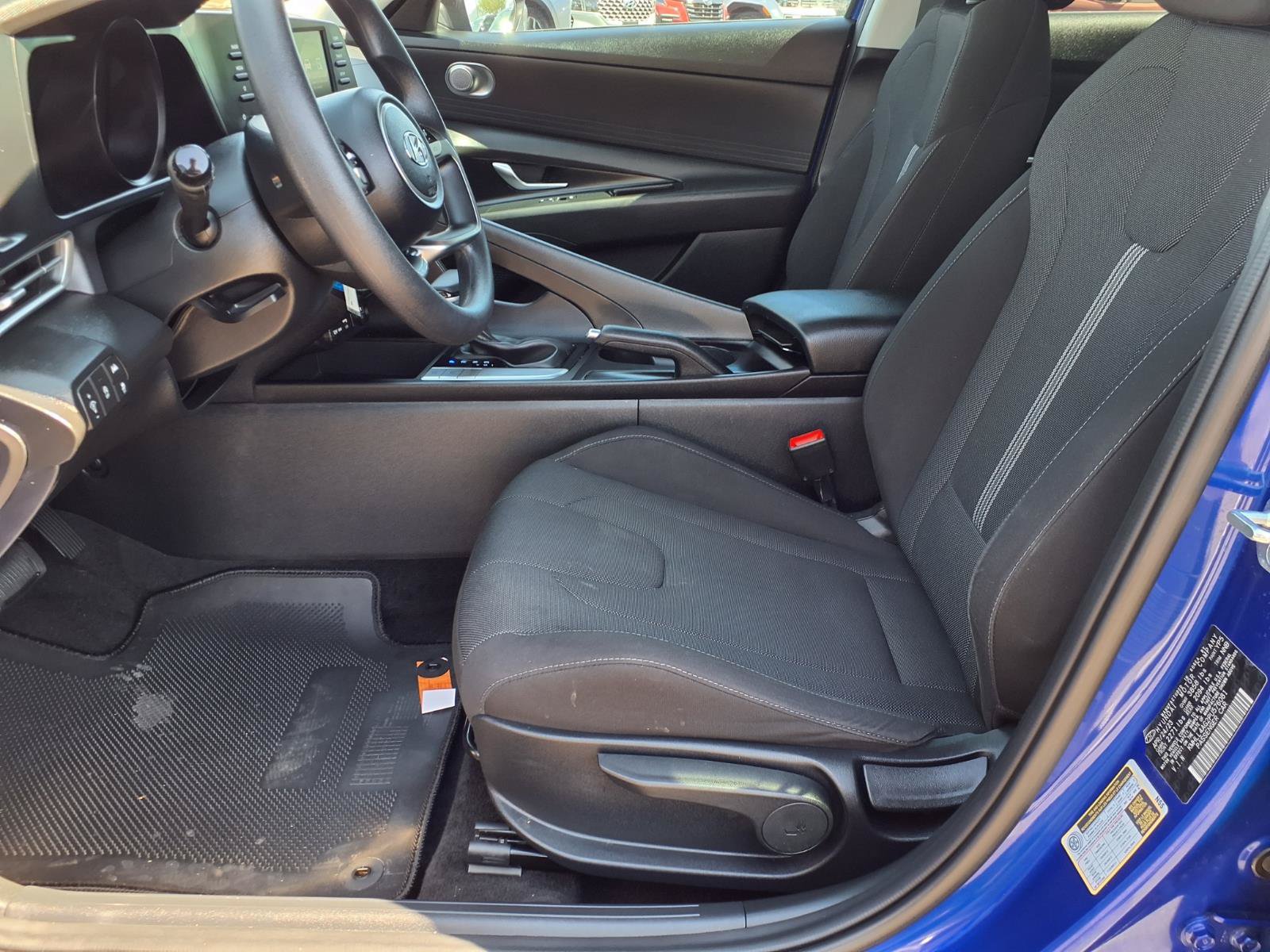Certified 2023 Hyundai Elantra SE FWD image 22