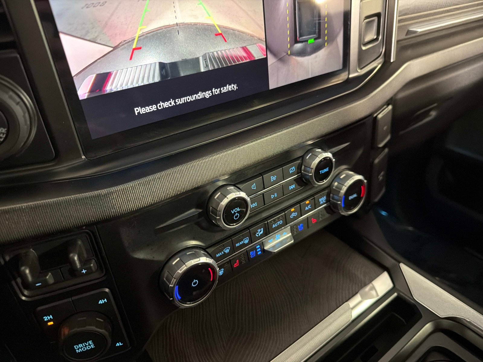 Used 2023 Ford F350 Platinum AWD/4WD image 46