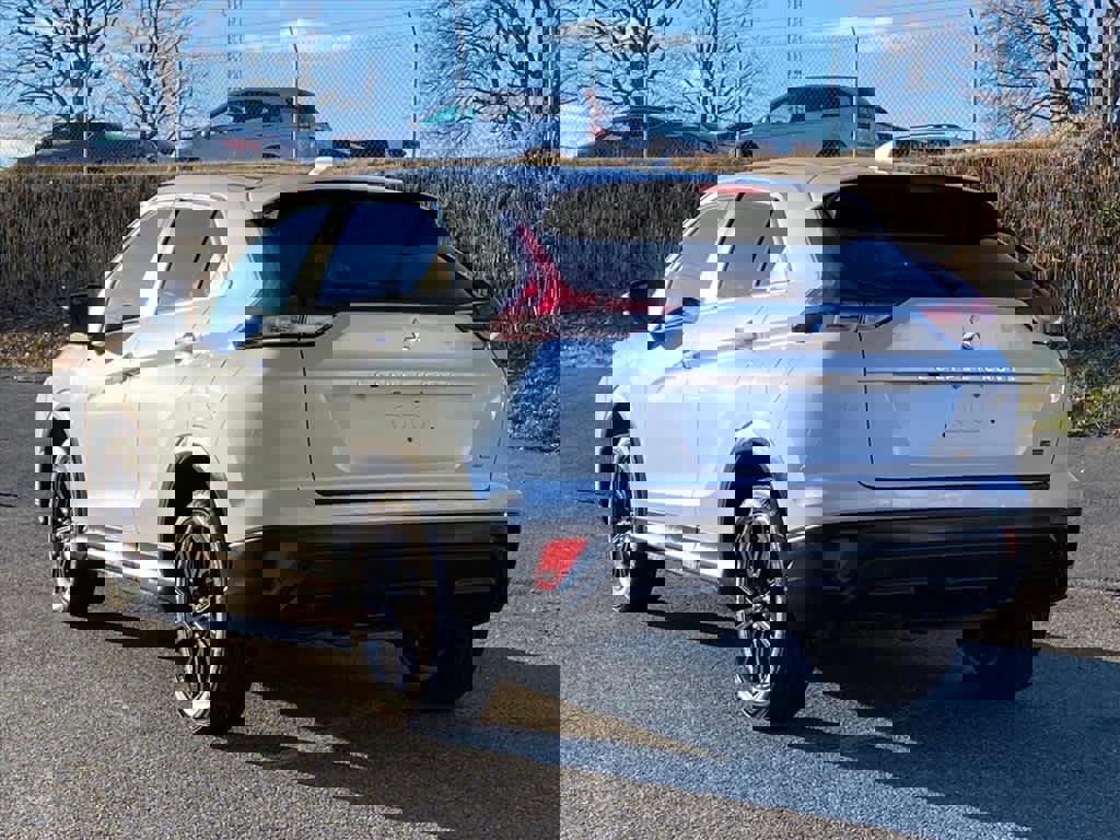 Used 2024 Mitsubishi Eclipse Cross LE image 3