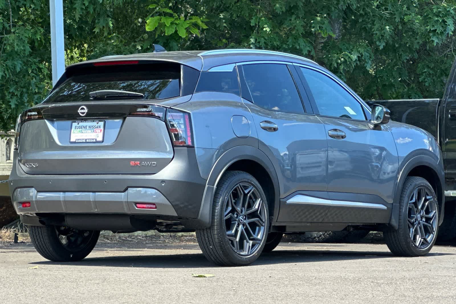 New 2026 Nissan Kicks SR AWD/4WD image 2