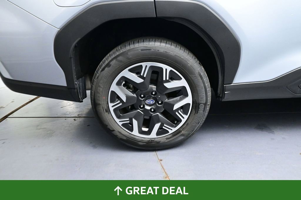 Used 2025 Subaru Forester Premium AWD/4WD image 18