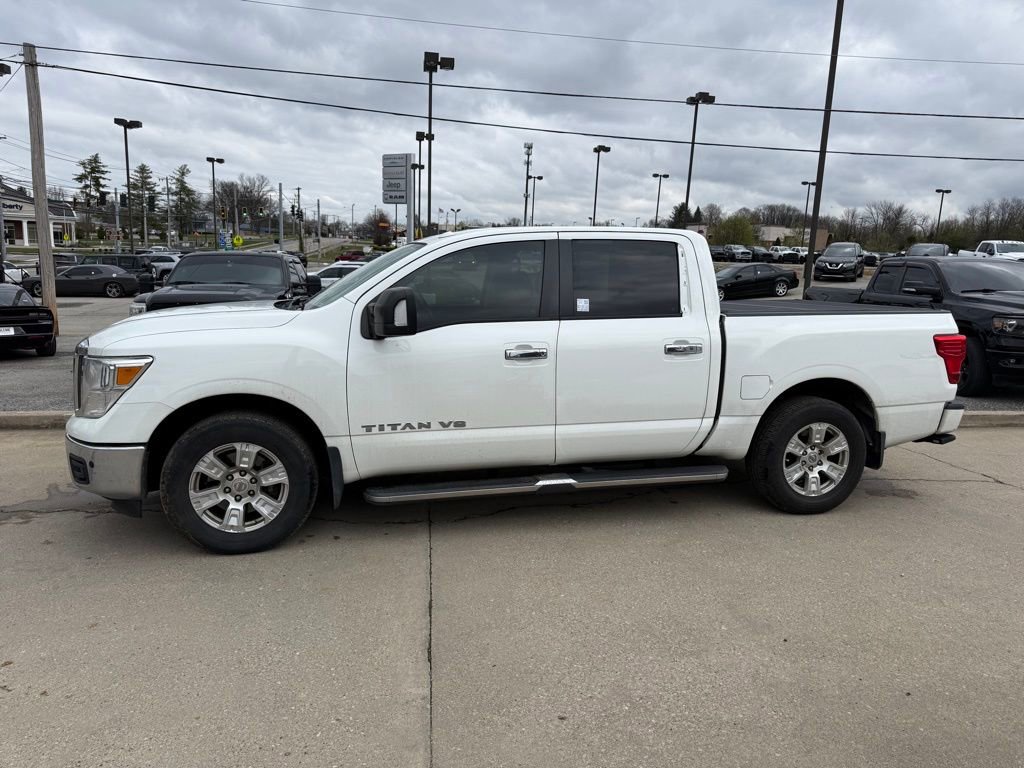 Used 2018 Nissan Titan SV w/ SV Convenience Package RWD image 10