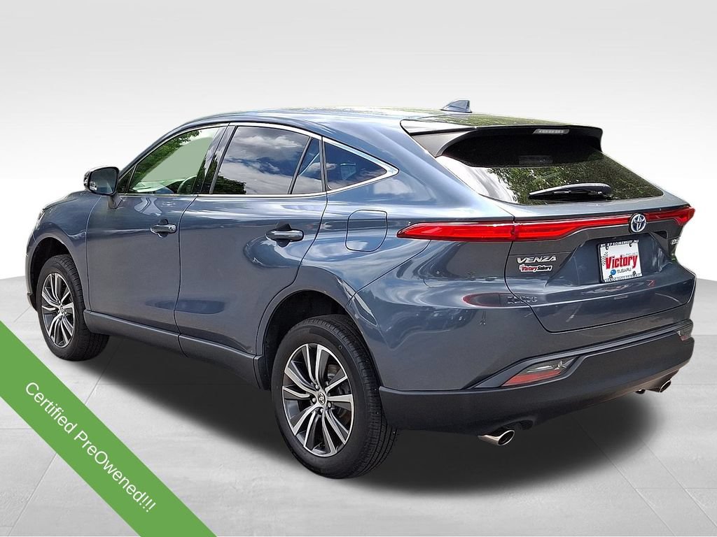 Used 2022 Toyota Venza LE AWD/4WD image 4