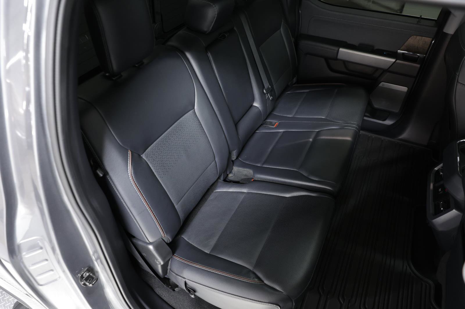 Used 2024 Ford F350 Lariat w/ Chrome Package image 14