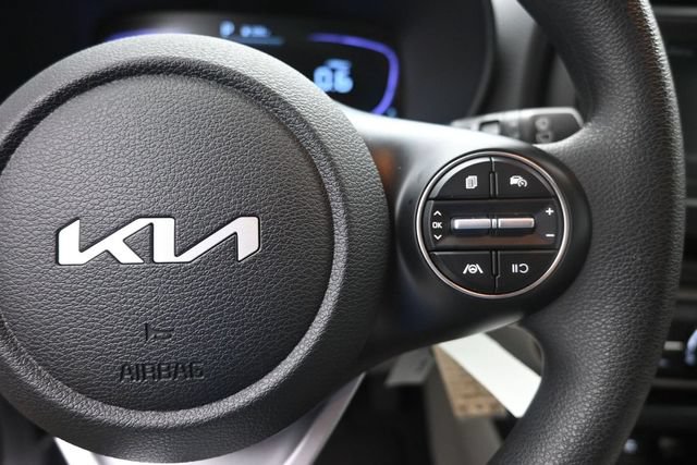 Used 2025 Kia Soul LX FWD image 14