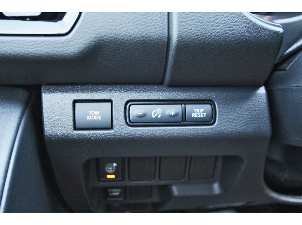 Used 2025 Nissan Frontier Pro-X RWD image 25