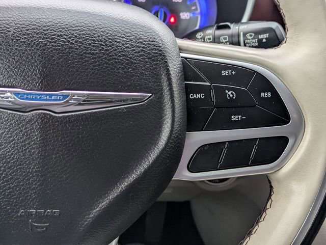 Used 2019 Chrysler Pacifica Limited image 19