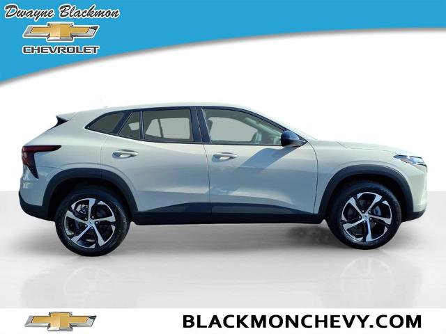 New 2026 Chevrolet Trax RS image 2