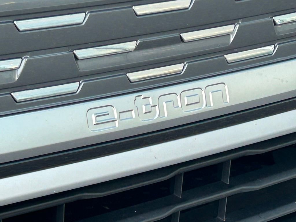 Used 2023 Audi Q4 e-tron Premium w/ Convenience Package image 35