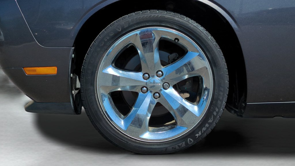 Used 2014 Dodge Challenger SXT Plus RWD image 25